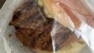 お手頃価格の街のパン屋さん