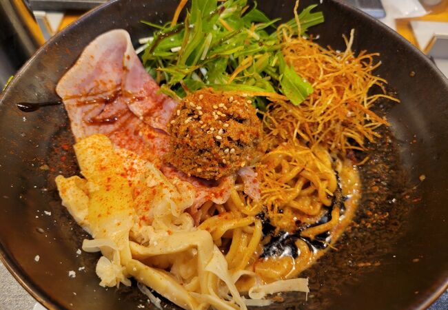 元フレンチ料理人の鯛の担々麺