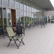 シンチレモネードスタンド側の入口。震災資料展示もこの中です。