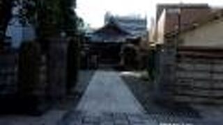 静かな環境にある寺です。