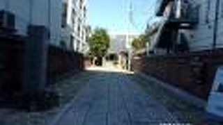 大きな本堂が存在感を示しています。