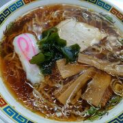 新井駅ホーム　昔ながらのラーメン