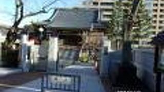 原宿発祥の石碑があります。