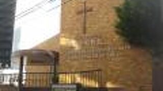 モーツアルト通りに面しています。