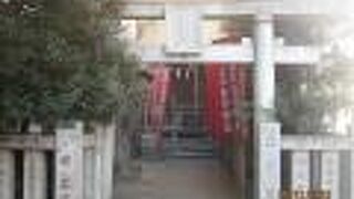 ビルなどが並ぶエリアにあります。