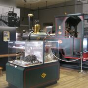 スタバなのか、鉄道博物館なのか、混沌とした風情がまた素晴らしいですね！