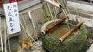 女性の神様がまつられています