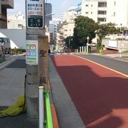 普連土学園の脇を通る道