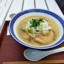 魚介出汁のチャーシュー麺