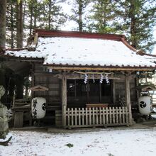 塩原八幡神社の境内にあります