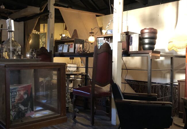 アンティークな空間。すっきりとし味わいの珈琲。