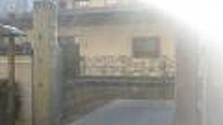 隣接する金王八幡宮のかつての別当寺です。