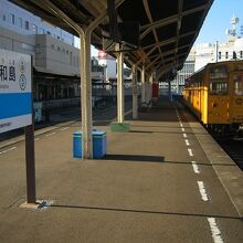 始発の宇和島駅は正確には予讃線上の駅、ということになります。