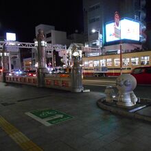 アンパンマン・バイキンマン石像