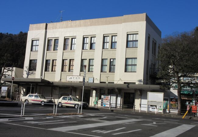 列車運行上の青梅線の重要駅ただし商業的ターミナル駅ではありません