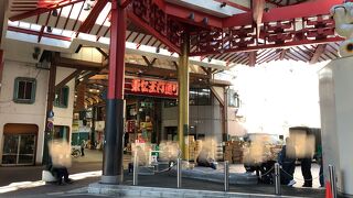 周りには商店街がたくさん！