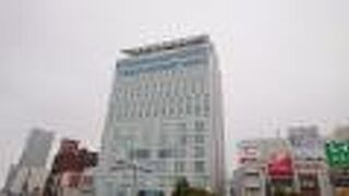 雪のちらつく週末に訪問