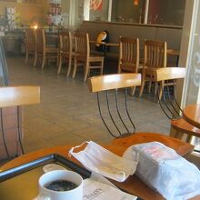 コーヒー飲みながらPCいじる位かな…。