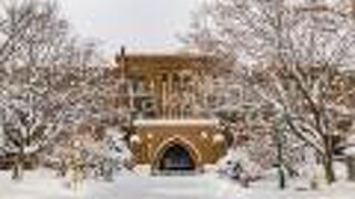 レトロな雰囲気のとても素敵なファサード