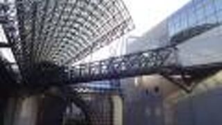 朝の早い時間は空中経路に行くことはできません。