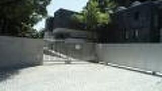 現在は葉山館と鎌倉別館の２館体制で活動