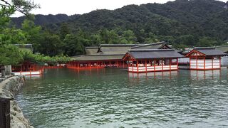 大潮・満潮で水に浮かぶ厳島神社