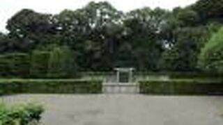 北朝第二代・第三代天皇陵