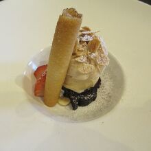 栗のムースとジェラート　チョコレートパウンドケーキ