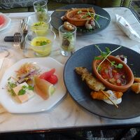 ラウンジでのカクテルタイム。