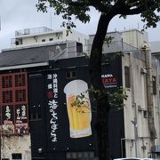 沖縄の郷土料理と泡盛を気軽に食べられます