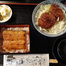 ソースカツ丼とうな丼のハーフ丼