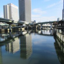 渡辺橋の上から