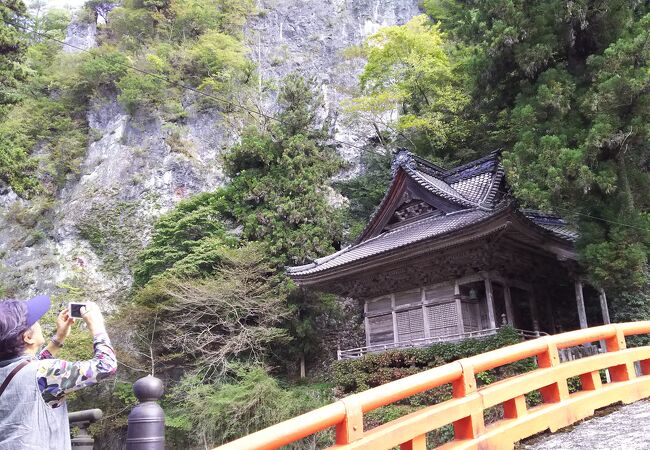 人影もまばらな上帝釈。賽の河原や永明寺は独特の景観。