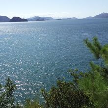 展望台から見た穏やかな瀬戸の海。