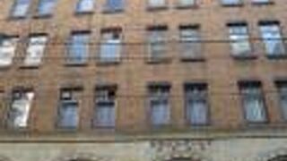 堅牢な造りの昭和初期の建物