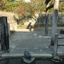 石碑には晴明の墓、とある