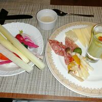 横浜野菜なども使われているラウンジのカクテルタイム