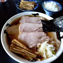 あとはご飯とシェアでメンマ追加