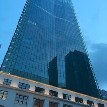 高層部分の独特のデザイン