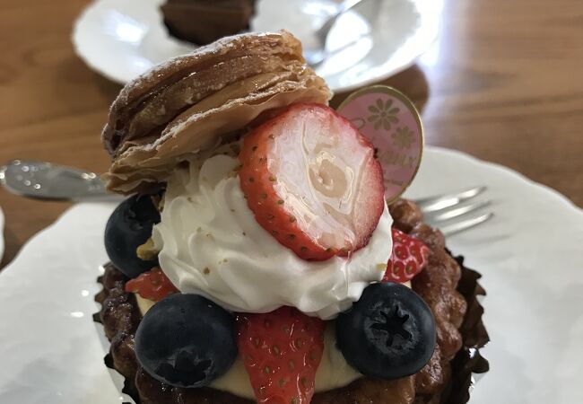 お茶どころ宇治の洋菓子店。抹茶にこだわったケーキなどの洋菓子がお勧め！