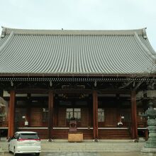 質実な印象の本堂