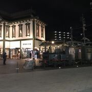 伊予鉄道道後温泉駅：松山最大の観光名所道後温泉