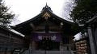 こじんまりとした神社