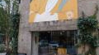 新しい石碑が設置されています