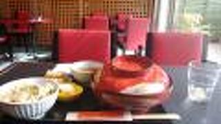 食事時のお弁当がおすすめ。