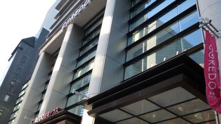 魅力的なお店が多数出店しています