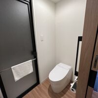 トイレはセパレートで充分広くて快適
