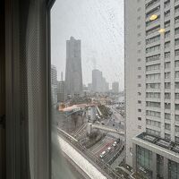 1228号室はランドマークタワーが見えます。