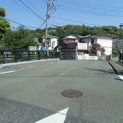 鎌倉十橋の一つで、大町と小町の境