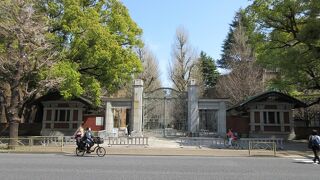 古い校舎もある